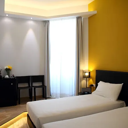 At Townhouse - Filiberto