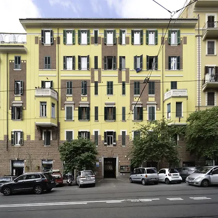 Pensjonat At Townhouse - Filiberto 4*