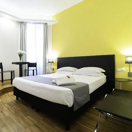 At Townhouse - Filiberto 4*